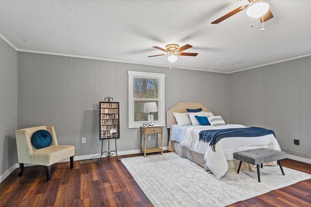 861 E Happy Hollow Dr, Clarksville, TN 37040