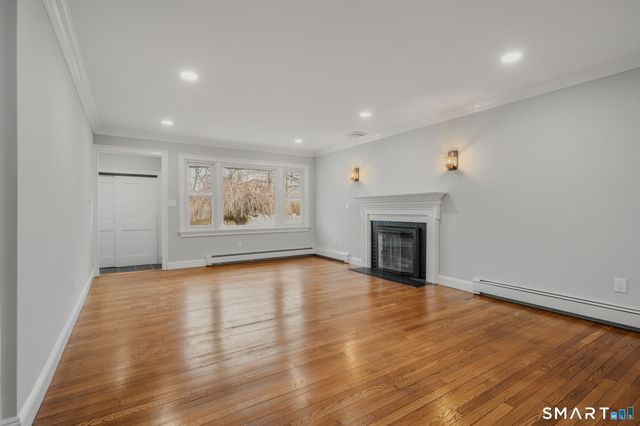 1092 Ocean Avenue, New London, CT 06320