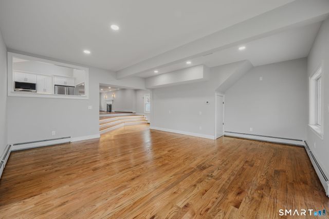 1092 Ocean Avenue, New London, CT 06320