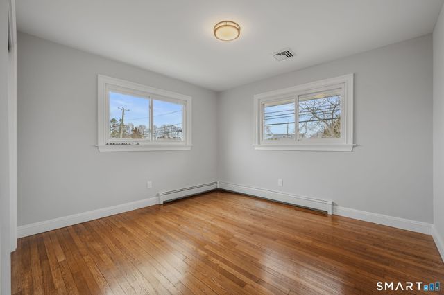 1092 Ocean Avenue, New London, CT 06320
