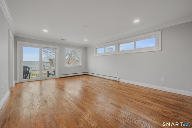 1092 Ocean Avenue, New London, CT 06320