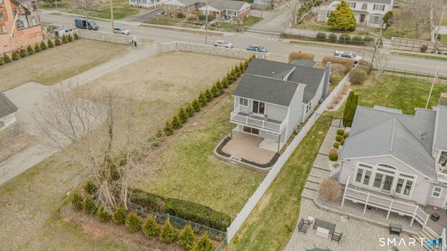 1092 Ocean Avenue, New London, CT 06320