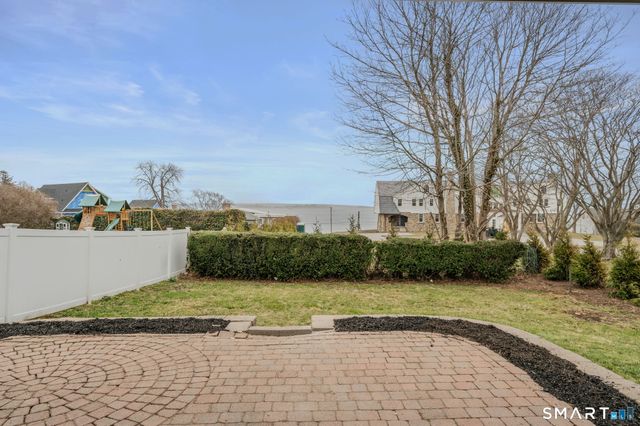 1092 Ocean Avenue, New London, CT 06320