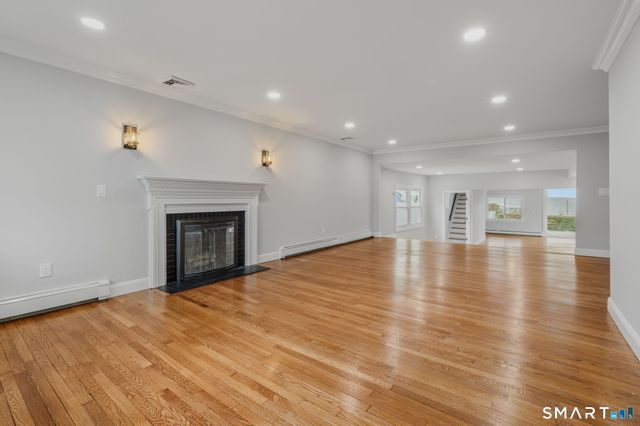 1092 Ocean Avenue, New London, CT 06320