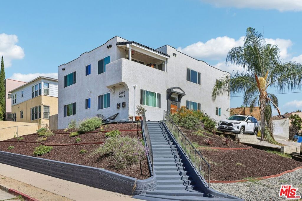 2048 S Harcourt Avenue, Los Angeles, CA 90016 — exterior