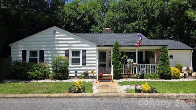 809 Alexander Street, Lincolnton, NC 28092