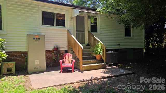 809 Alexander Street, Lincolnton, NC 28092