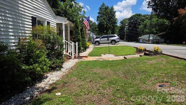 809 Alexander Street, Lincolnton, NC 28092