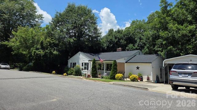 809 Alexander Street, Lincolnton, NC 28092