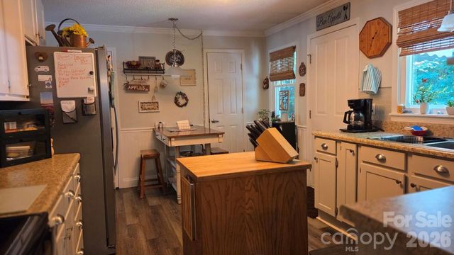 809 Alexander Street, Lincolnton, NC 28092