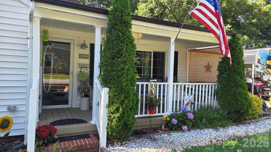 809 Alexander Street, Lincolnton, NC 28092