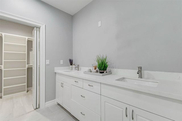 6705 Roanoke St, Houston, TX 77028