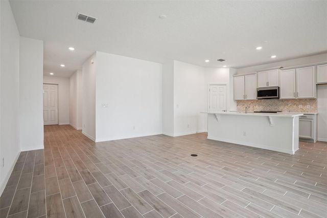 700 FARFIELDS STREET, Deland, FL 32720