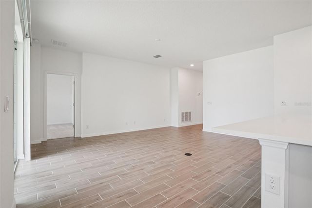 700 FARFIELDS STREET, Deland, FL 32720