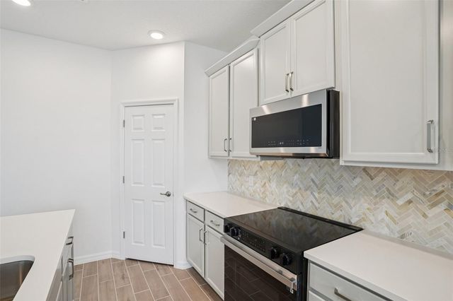 700 FARFIELDS STREET, Deland, FL 32720