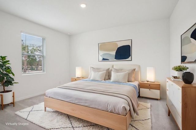 700 FARFIELDS STREET, Deland, FL 32720