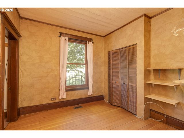 410 W GRANT St, Carlton, OR 97111