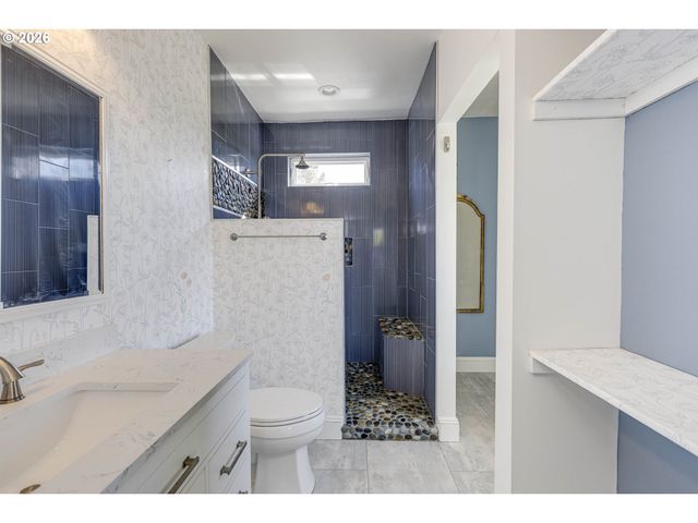 410 W GRANT St, Carlton, OR 97111