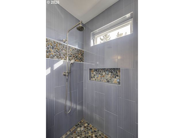 410 W GRANT St, Carlton, OR 97111