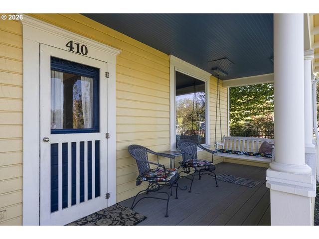 410 W GRANT St, Carlton, OR 97111
