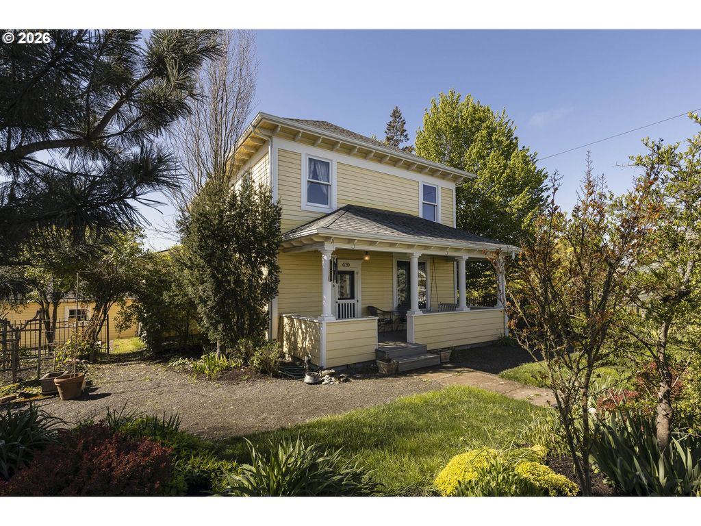 410 W GRANT St, Carlton, OR 97111
