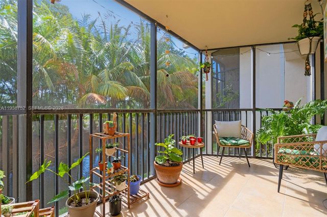 20367 W Country Club Dr L25, Aventura, FL 33180