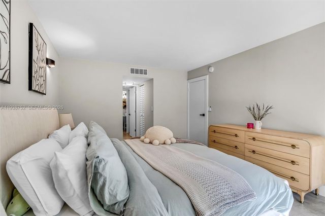 20367 W Country Club Dr L25, Aventura, FL 33180