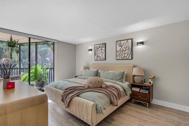 20367 W Country Club Dr L25, Aventura, FL 33180