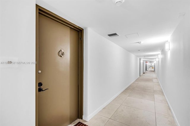 20367 W Country Club Dr L25, Aventura, FL 33180