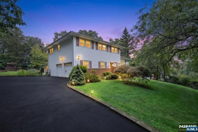 42 Aberdeen Avenue, Wayne, NJ 07470