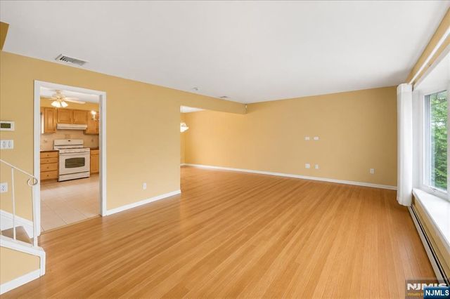 42 Aberdeen Avenue, Wayne, NJ 07470