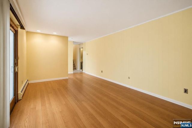 42 Aberdeen Avenue, Wayne, NJ 07470
