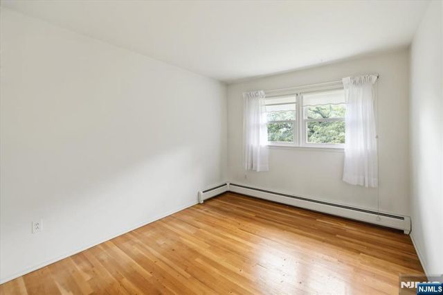 42 Aberdeen Avenue, Wayne, NJ 07470