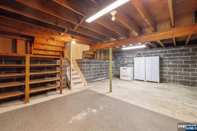 42 Aberdeen Avenue, Wayne, NJ 07470