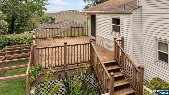 42 Aberdeen Avenue, Wayne, NJ 07470