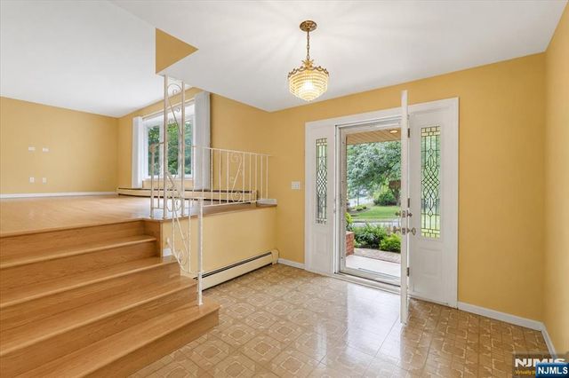 42 Aberdeen Avenue, Wayne, NJ 07470