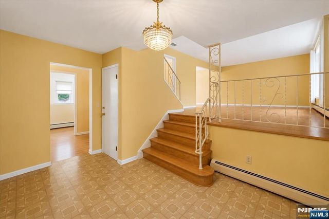 42 Aberdeen Avenue, Wayne, NJ 07470