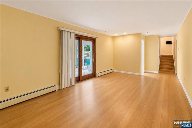 42 Aberdeen Avenue, Wayne, NJ 07470
