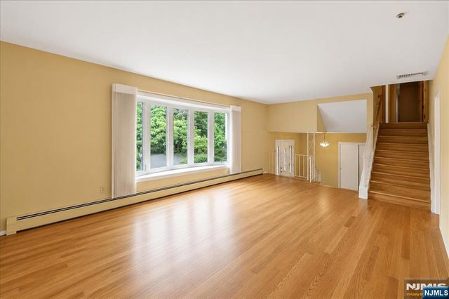 42 Aberdeen Avenue, Wayne, NJ 07470