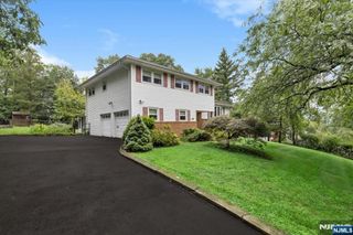 42 Aberdeen Avenue, Wayne, NJ 07470
