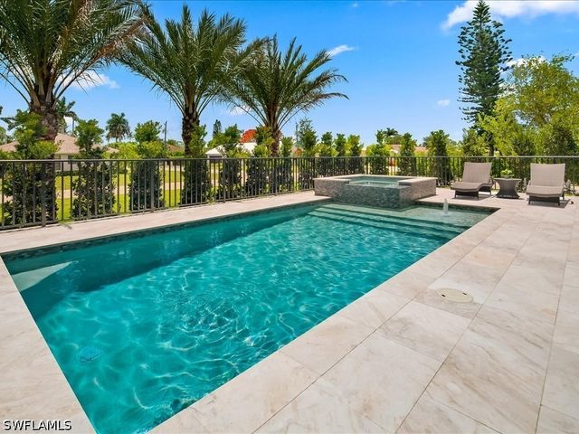 10702 6th ST, Naples, FL 34108