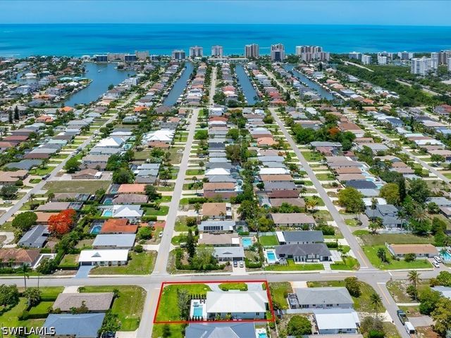 10702 6th ST, Naples, FL 34108