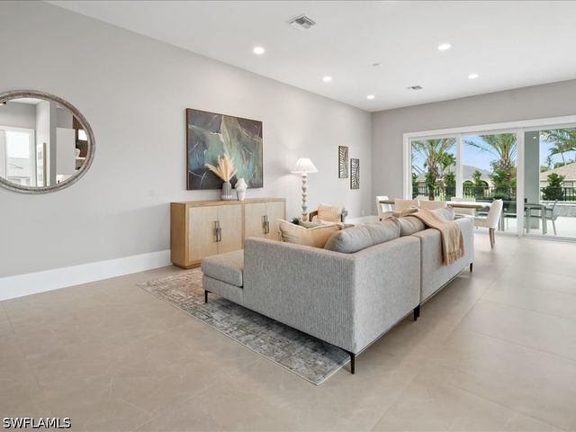 10702 6th ST, Naples, FL 34108