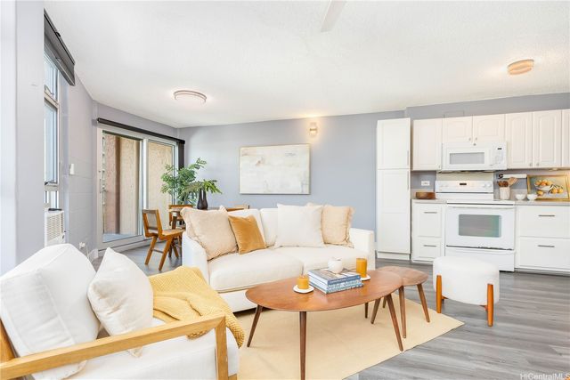 1031 Maunaihi Place 305, Honolulu, HI 96822