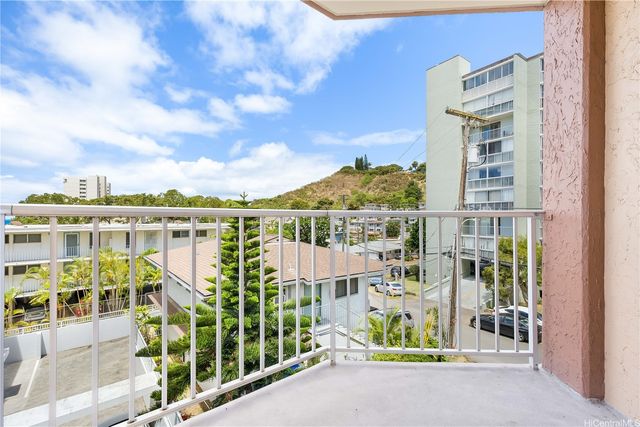1031 Maunaihi Place 305, Honolulu, HI 96822