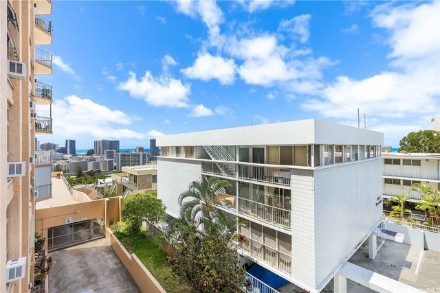 1031 Maunaihi Place 305, Honolulu, HI 96822