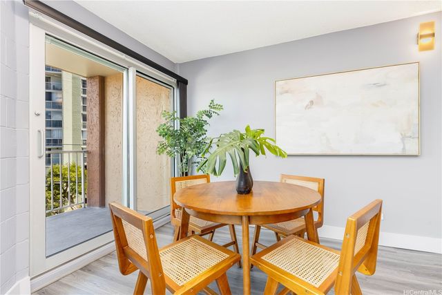 1031 Maunaihi Place 305, Honolulu, HI 96822
