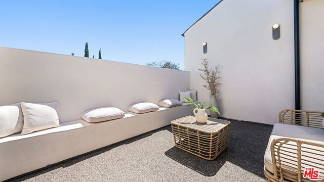 1926 Thayer Avenue, Los Angeles, CA 90025