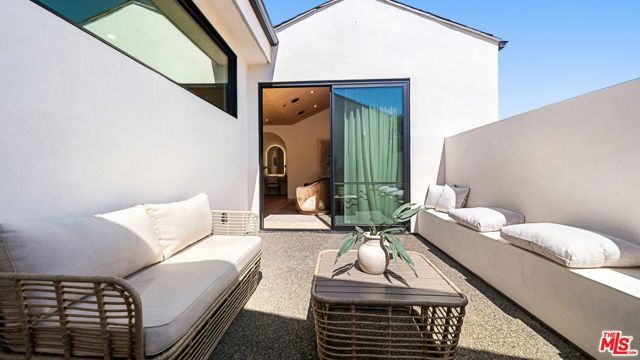 1926 Thayer Avenue, Los Angeles, CA 90025