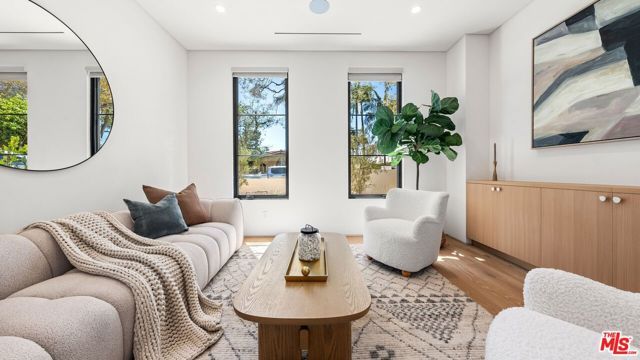 1926 Thayer Avenue, Los Angeles, CA 90025